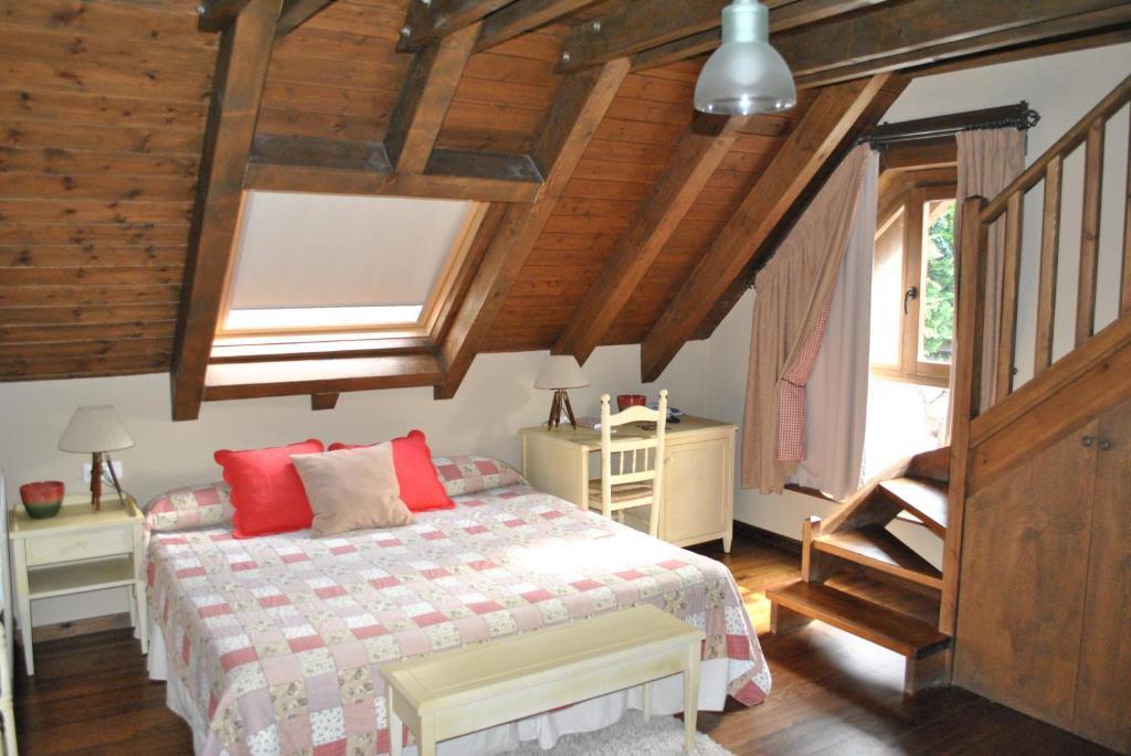 Tierras De Aran Hotel Betlan Room photo